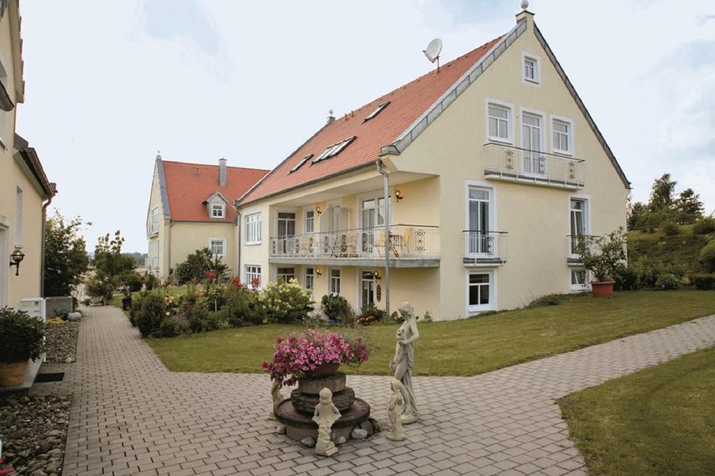 Auszeit - Ihr Sibyllenbad Gaestehaus Neualbenreuth Extérieur photo